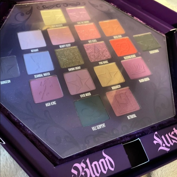 •SOLD• NIB Jeffree Star Blood Lust Palette - Picture 3 of 3